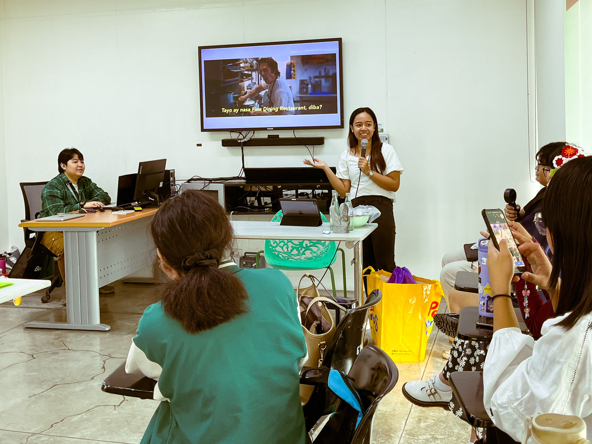 A picture of the attendees listening to the speaker